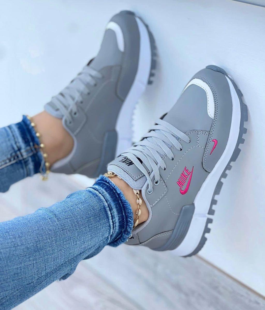 Tenis Nike Dama Drevon® – Estilo Versátil y Comodidad Diaria