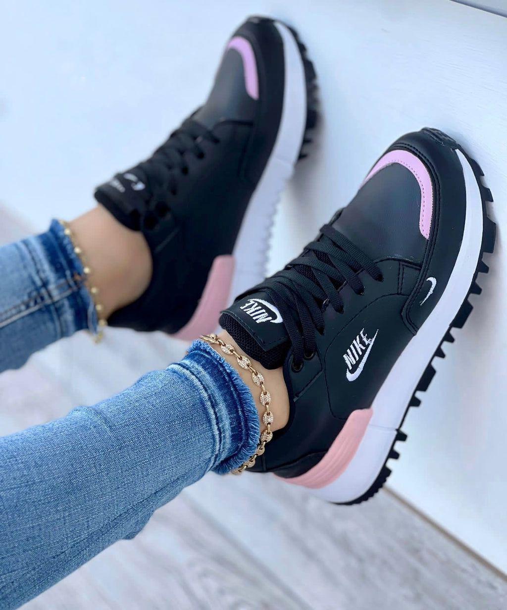 Tenis Nike Dama Drevon® – Estilo Versátil y Comodidad Diaria